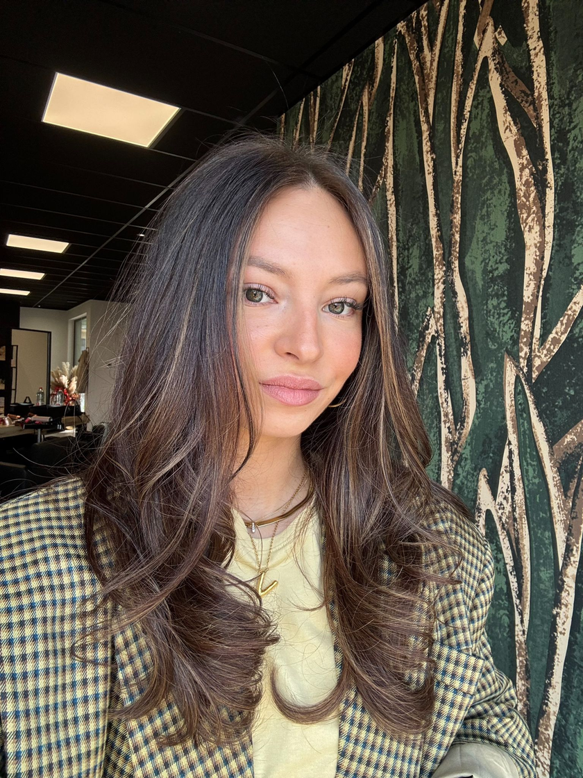 Valentine Schmitz, esthéticienne spécialisée en ongles semi-permanents à Bilstain (Verviers)